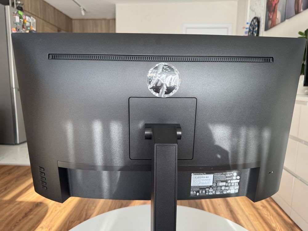 Гейминг монитор HP 27", 165Hz, 1ms, VA, Full HD, FreeSync – с гаранция