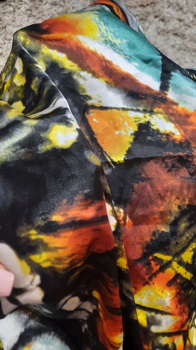 Rochie cu un umar gol si o maneca lunga