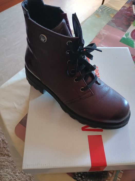 БОТИ бордо етествена кожа