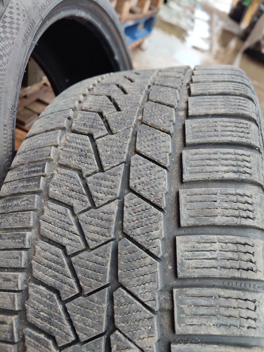 Гуми спорт пакет 255/35/19 и 225/40/19 Continental