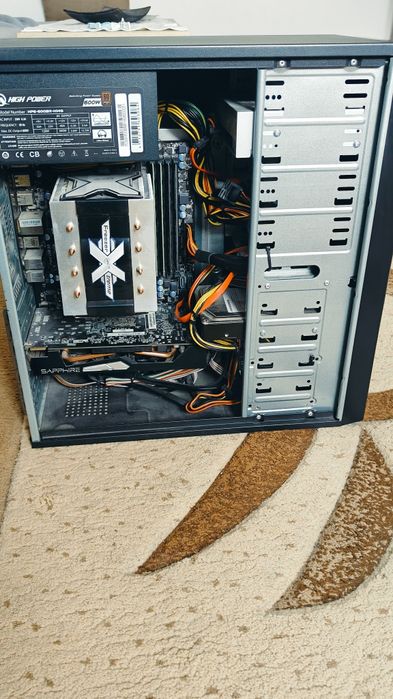 Calculator complet + Monitor Dell – AMD FX, 24GB RAM, SSD