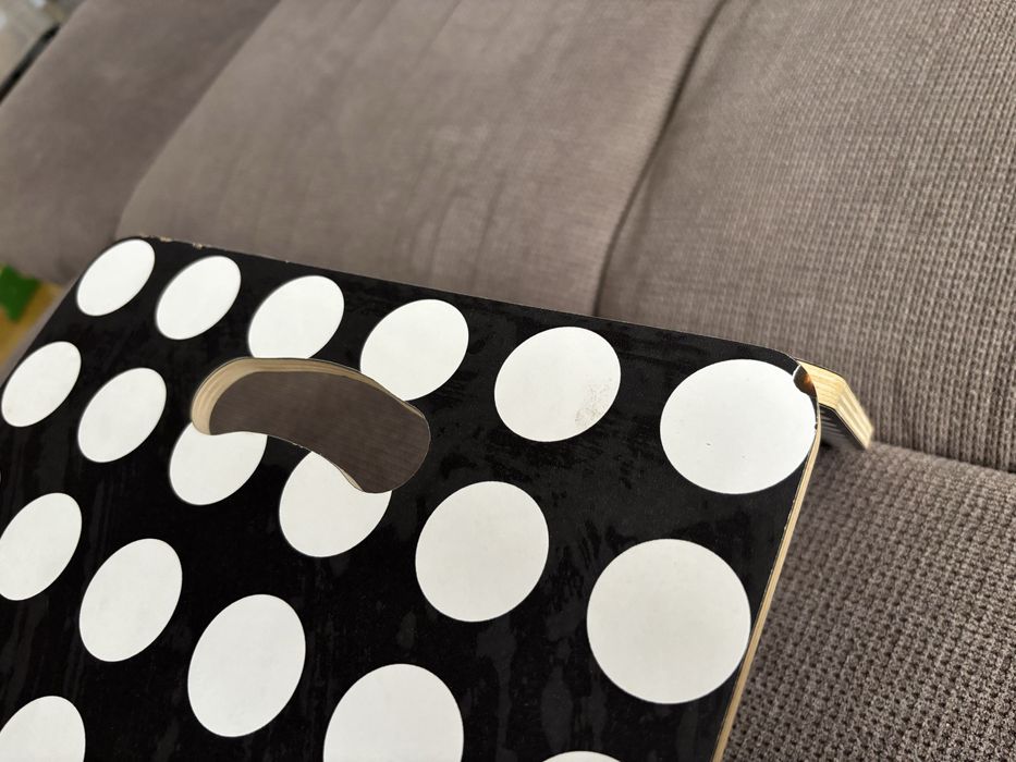 Masa laptop cu buline