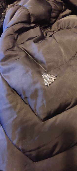 Черно дамско пухено яке Guess