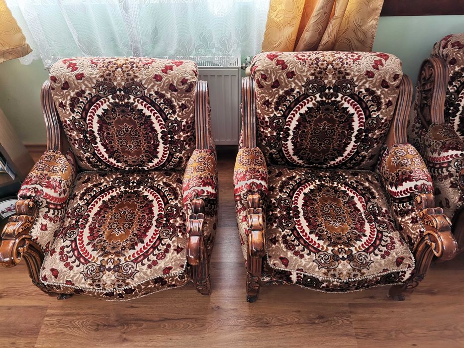 Холна гарнитура с дърворезба