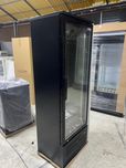 Vitrina frigorifica cu led si racire prin ventilatie