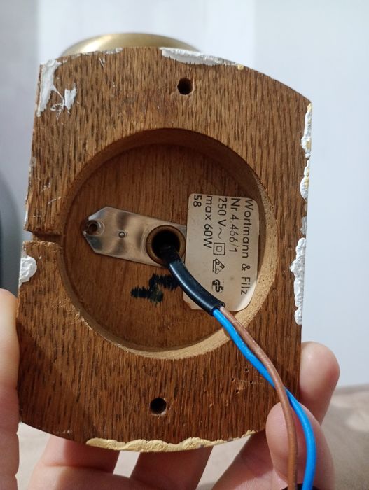 Lampa vintage din lemn și alama