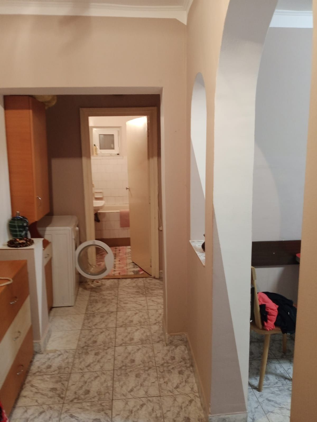 Vând apartament cu doua camere în zona Sînmartin