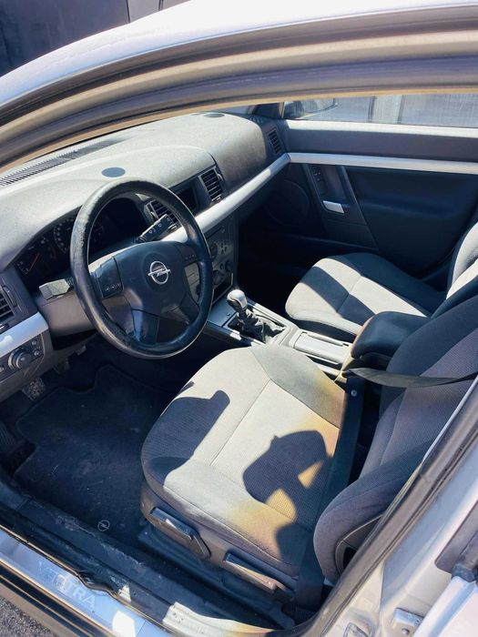 Продавам opel vektra c 2005