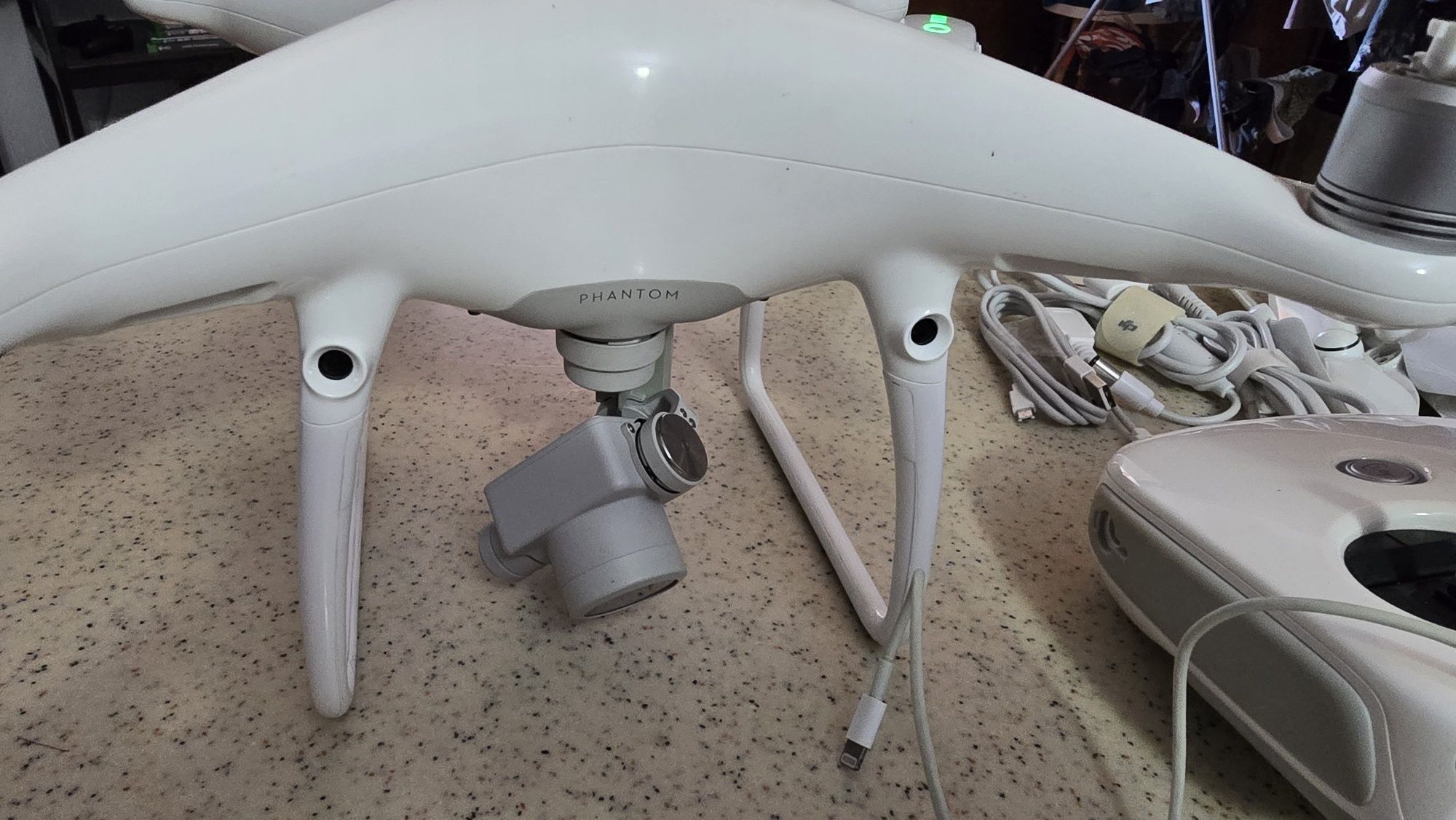 Drona Dji Phantom 4 Pro 4k cu 2 baterii cutie transport