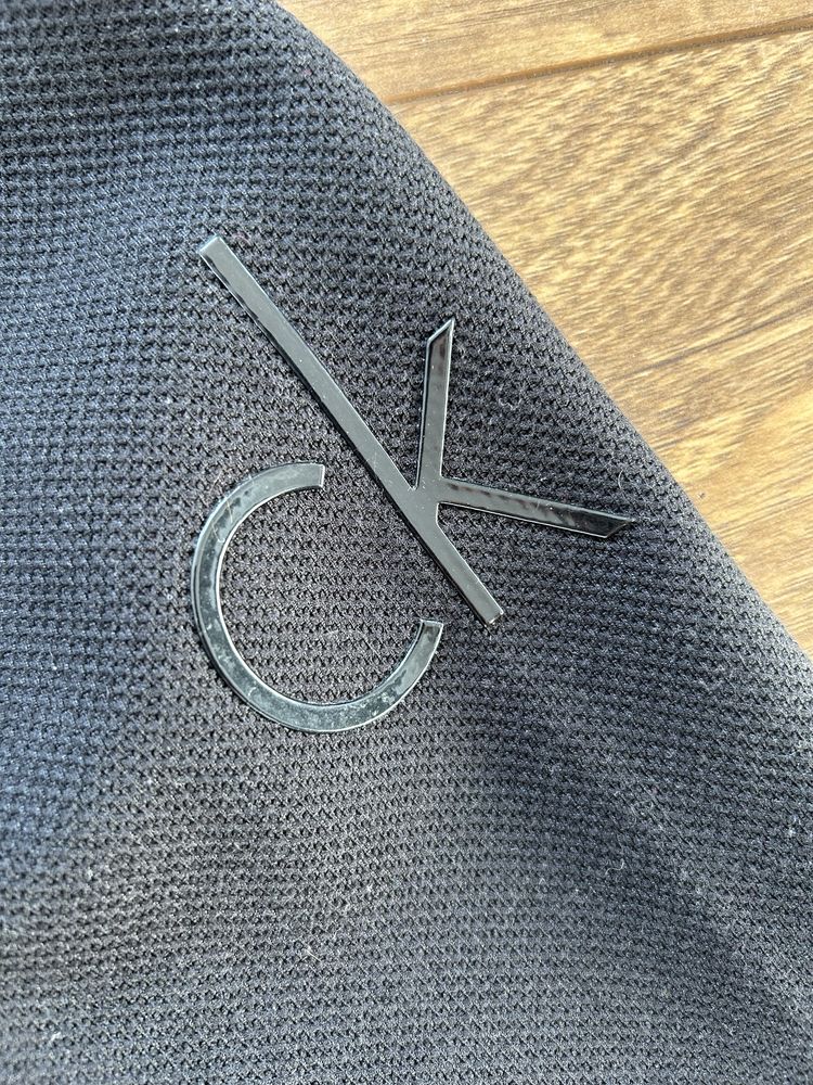 Calvin Klein Pulover