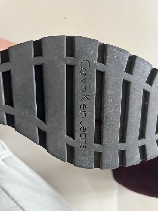 Продавам дамски боти Calvin Klein