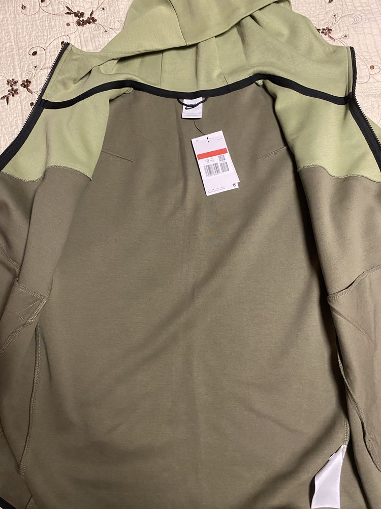 Nike tech fleece olive green marimea L