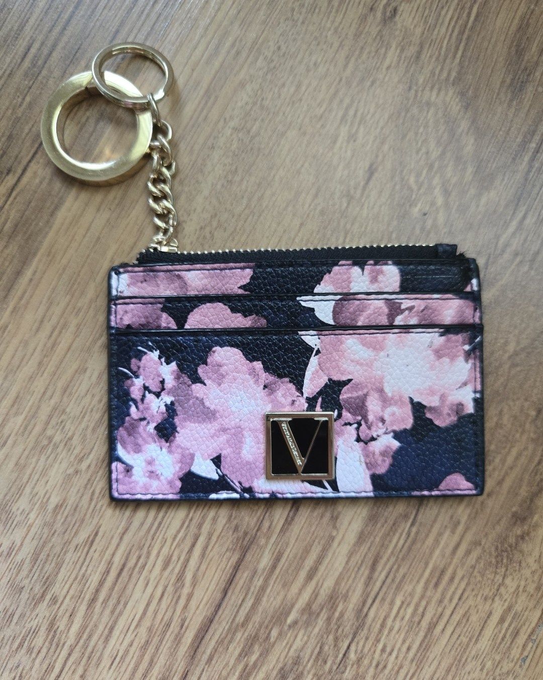 Juicy Couture, Karl Lagerfeld, Tommy Hilfiger, Ted Baker, VS