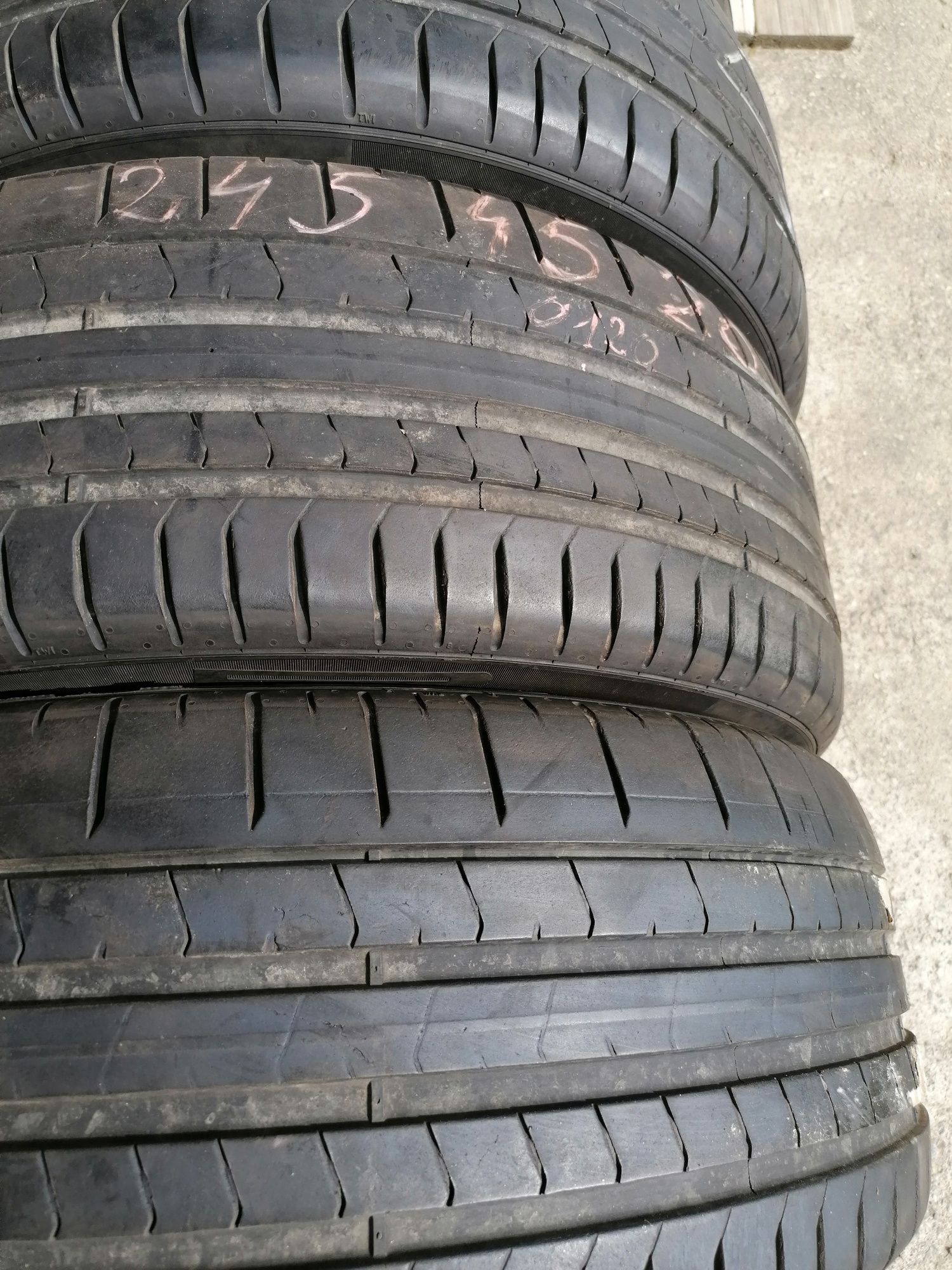 Vând 4 anvelope vară pirelli 245.45.20