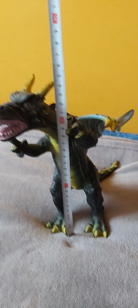 Dinozaur cu aripi cauciuc , 39cm.