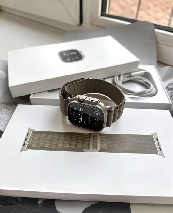 Apple iWatch Ultra 2 Titanium 49mm Olive Alpine Loop