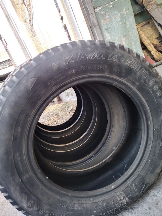 Продам резину зимнюю 215/65/R16