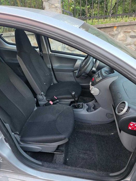 Vand TOYOTA AYGO Benzina
