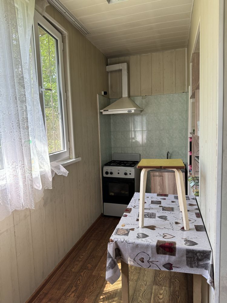 Квартира продается юнусабад 11 квартал2-х комнатная, 1 этаж с огородом
