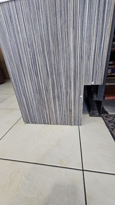 Mobilă din pal maro