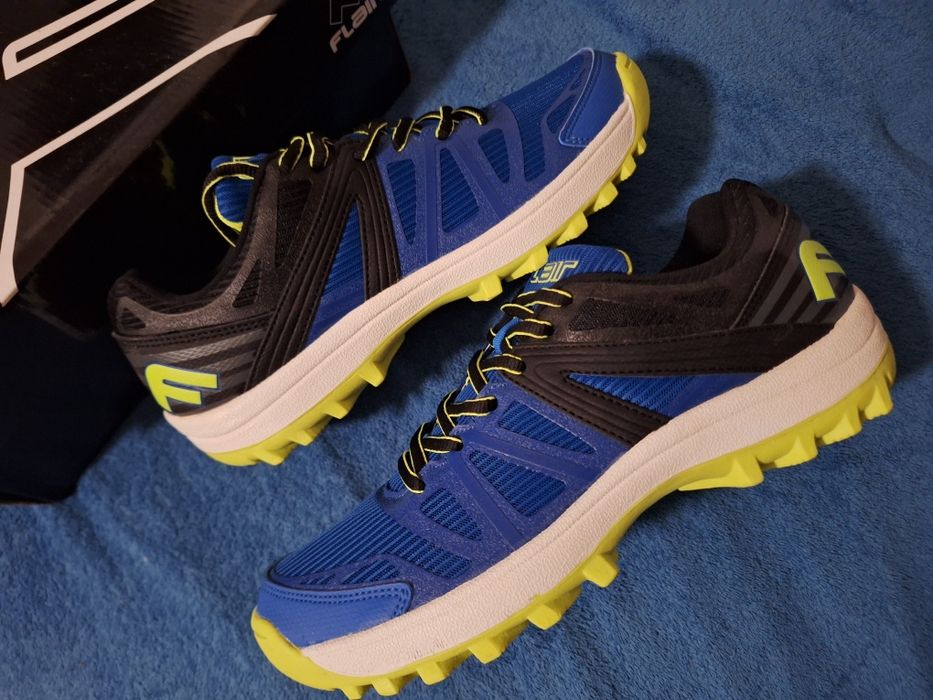 Маратонки чисто нови