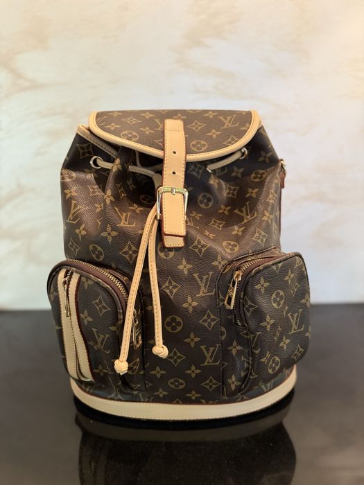 LV раница 69лв без забележки