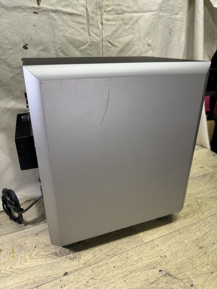 JBL Sub-140 Активен сибуфер