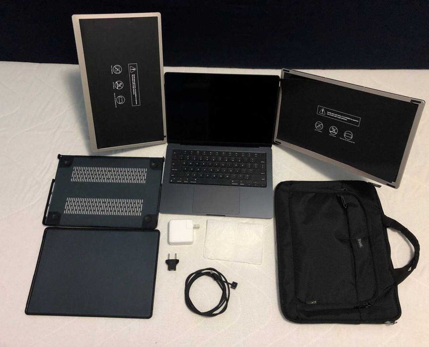 Ocazie: Laptop MacBook M3 Pro 2023 16GB 500GB SSD 14inch + Carcasa +