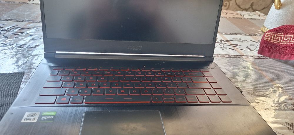 Msi noutbuk intel core i5-10500 , GTX 1650/4gb ,256 gb SSD, DDR 8 GB