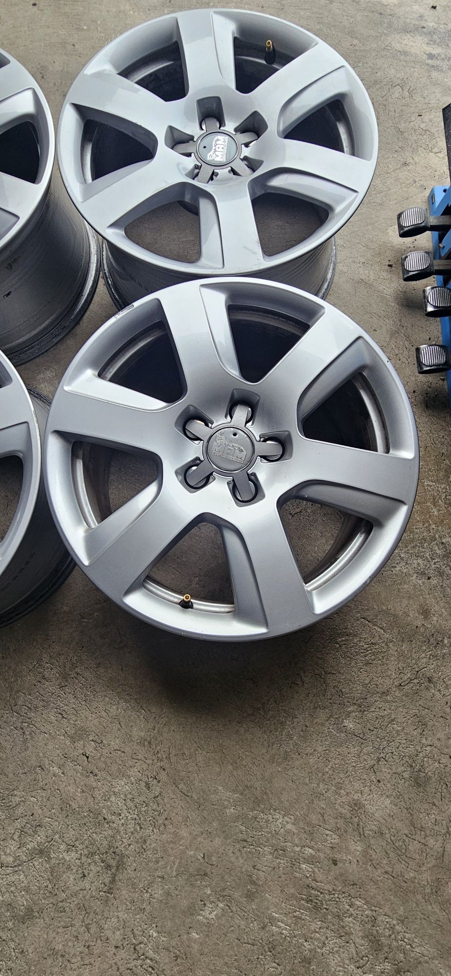 Jante Original Audi A6 A5 A4 A7 Q3 Q5 Vw Passat Sharan Skoda 5x112 ET.