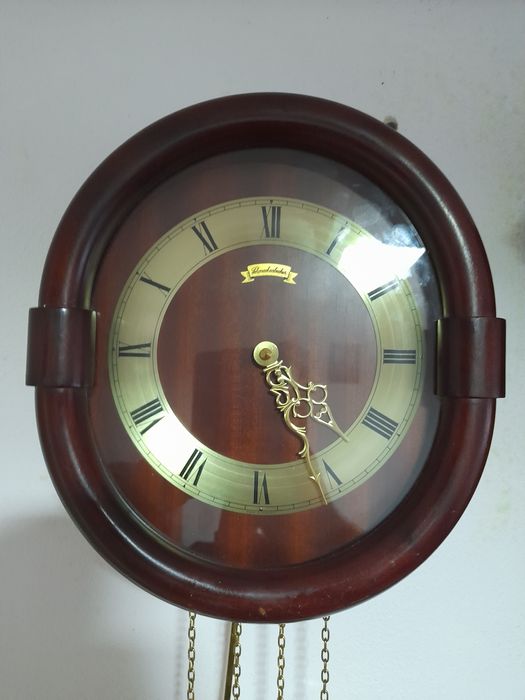 Vând ceas mecanic cu pendul