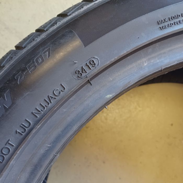 245 45 19 зимни 2 броя дот19