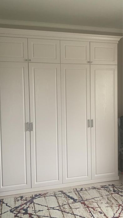 Продается Шкаф и столик и зеркало