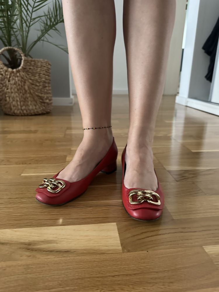 Pantofi Musette marimea 37 rosii