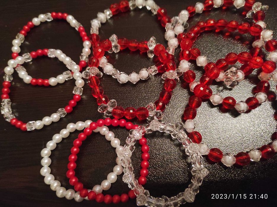 Ръчно изработени гривни