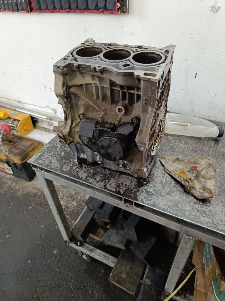 Двигател за Vw Skoda Seat 1.0 Mpi CHY