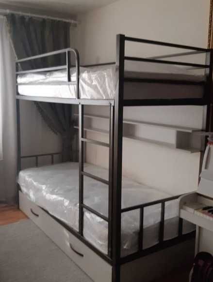 Металлические двухъярусные кровати для хостела. Усиленные, прочные.