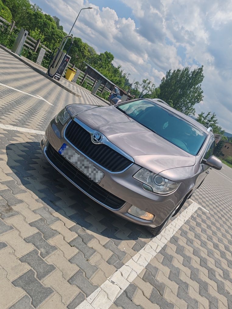 Skoda Superb 2011