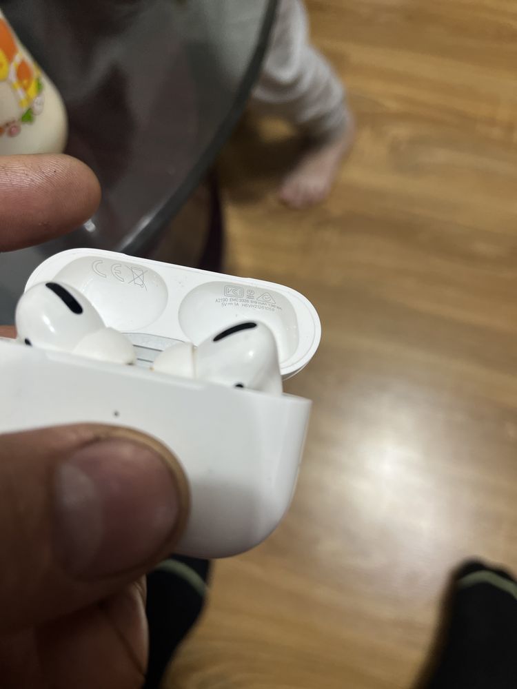 Vând sau schimb AirPods Pro