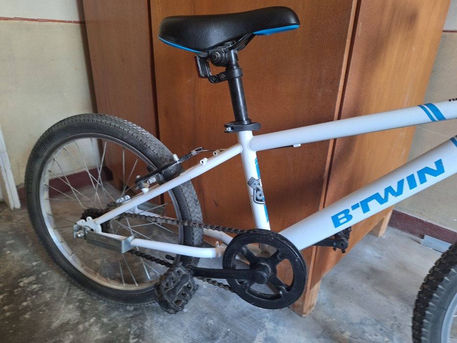 Bicicleta b-twin pe 20''