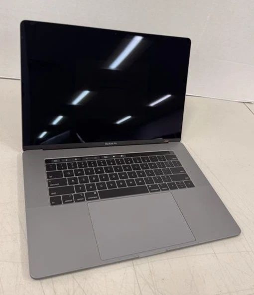 MacBook Pro Ram 32 GB 1 TB SSD 15 inch