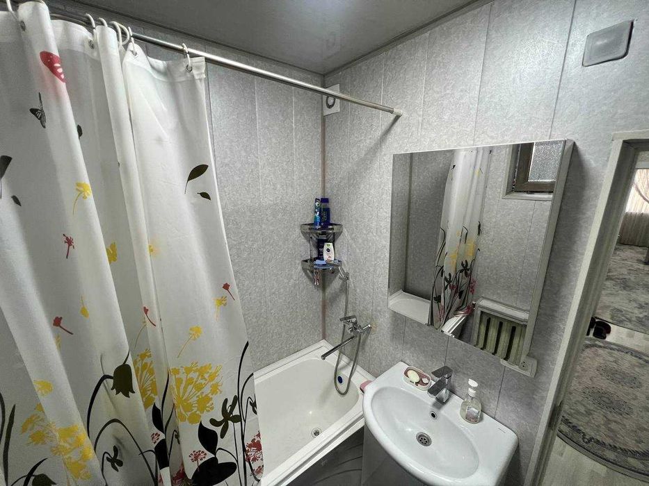 Продам 3х комнатную 77 Серия Наккашлык , метро Чиланзар