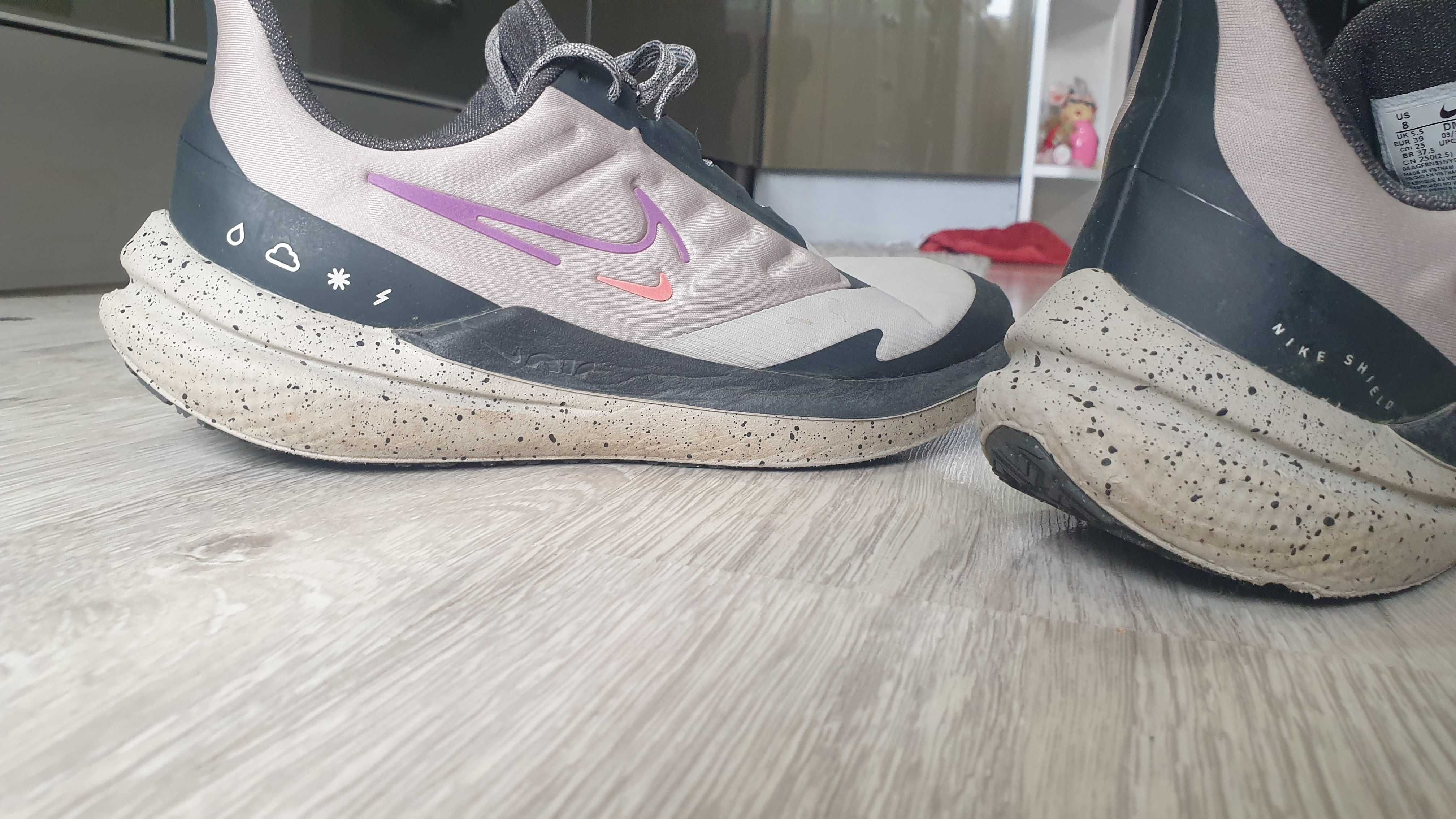 39 номер Маратонки Nike Winflo 9 Shield Маратонки