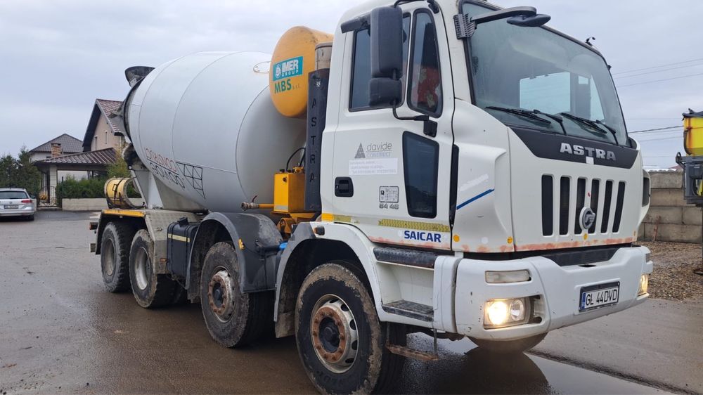 Autobetoniera Iveco Astra HD8 84.48