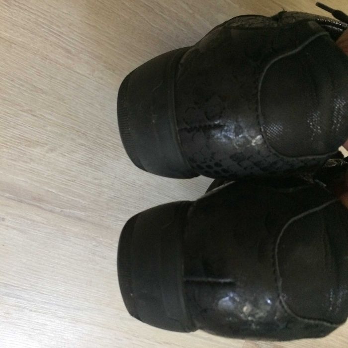 Черни удобни обувки Mephisto.