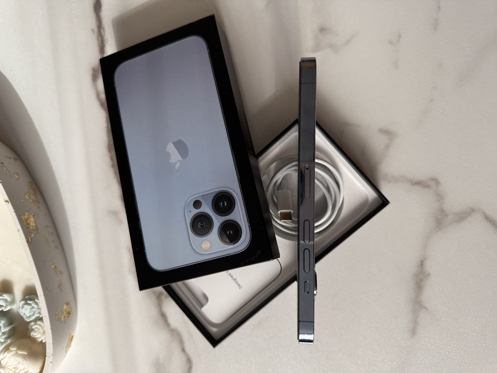 Продавам iPhone 13 Pro 256GB Sierra Blue – Отлично състояние