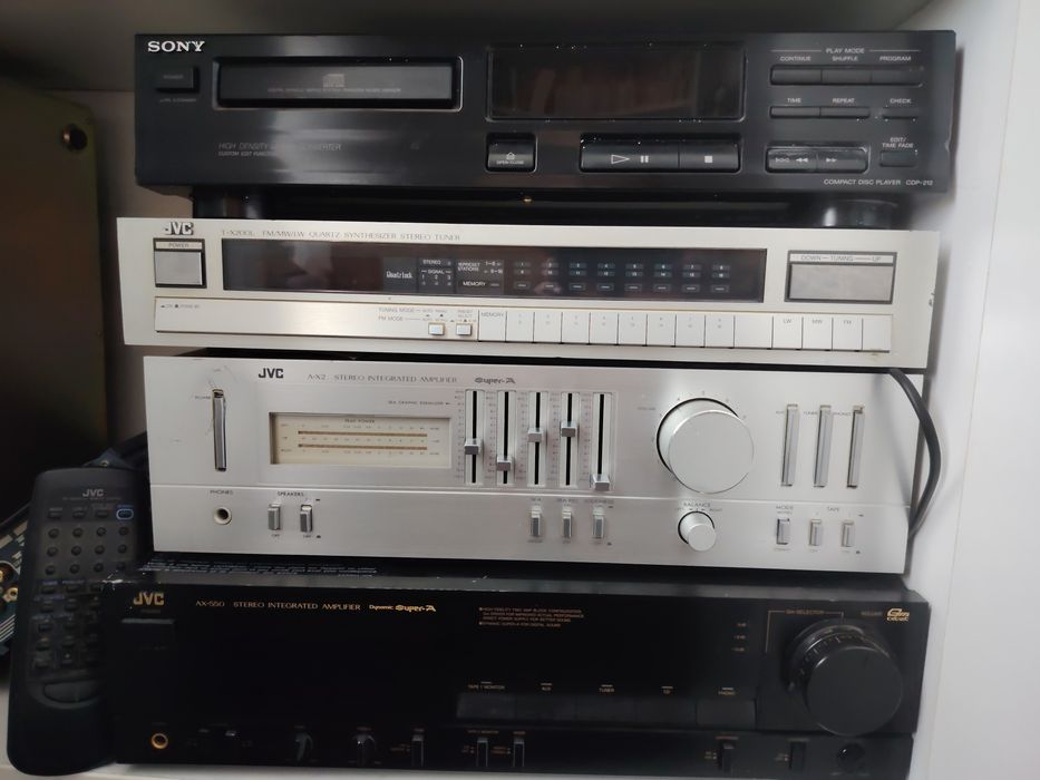 Amplificatoar JVC Sony Tuner CD player  altele piese auto alte piese