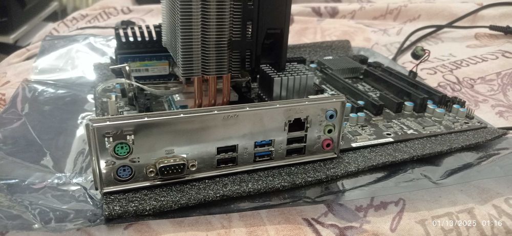 Дъно, РАМ, Процесор - FX6350 + 16GB RAM + ASRock 970DE3/U3S3 + кутия