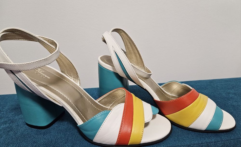 Sandale piele noi mărimea 38