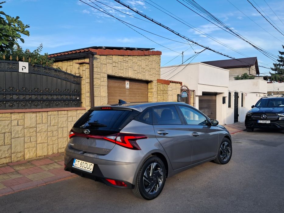 HYUNDAI I20 //  13.350 € /  2021  //  13 .000 KM / / Model -  Led Line